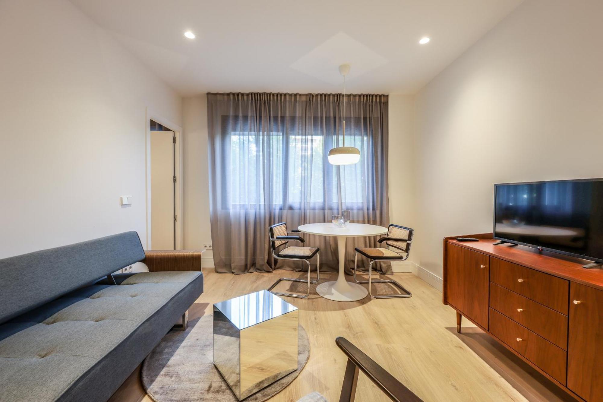 Amazinn Places Palacio Real Apartamento
