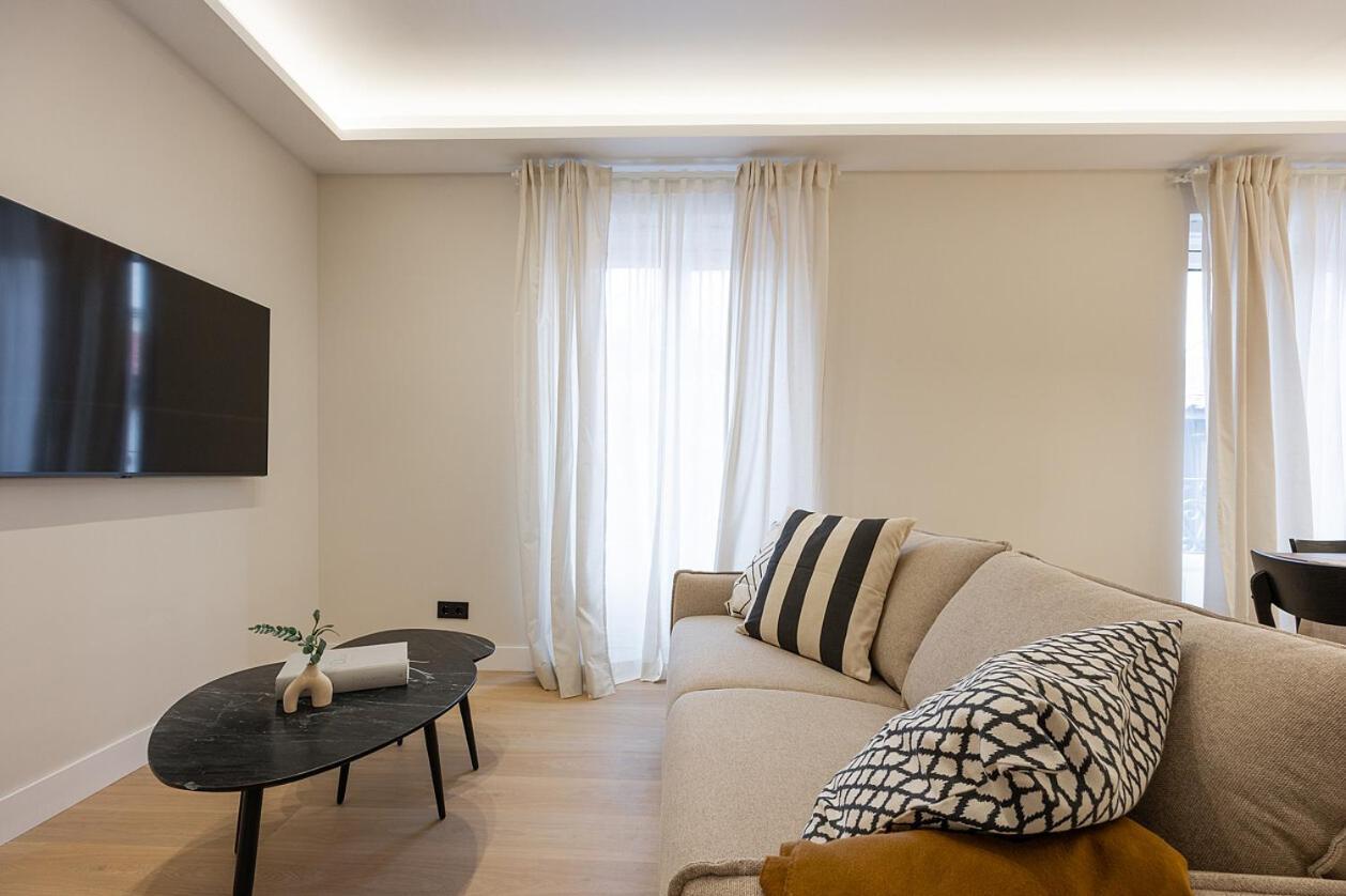 Apartment Gran Via Xv Calle De Conchas 4br 4bh