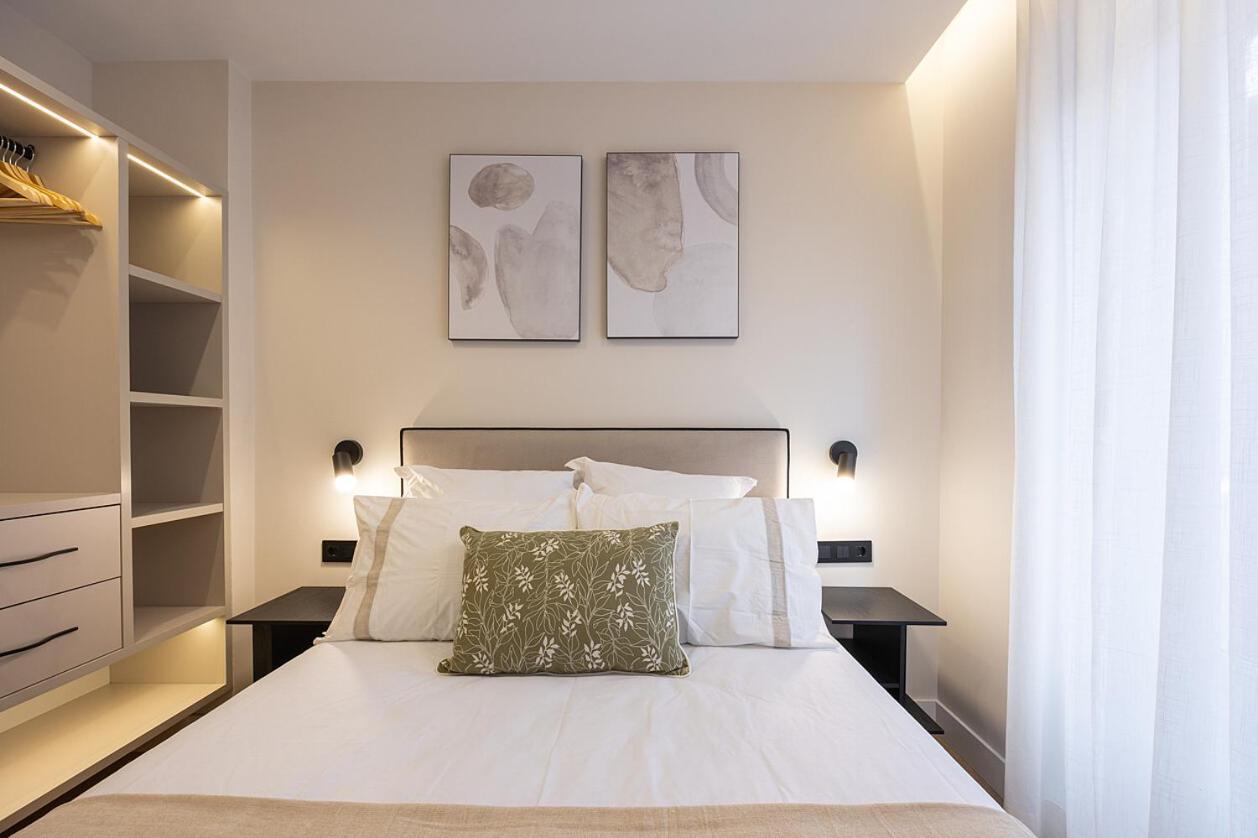 Apartment Gran Via Xv Calle De Conchas 4br 4bh *
