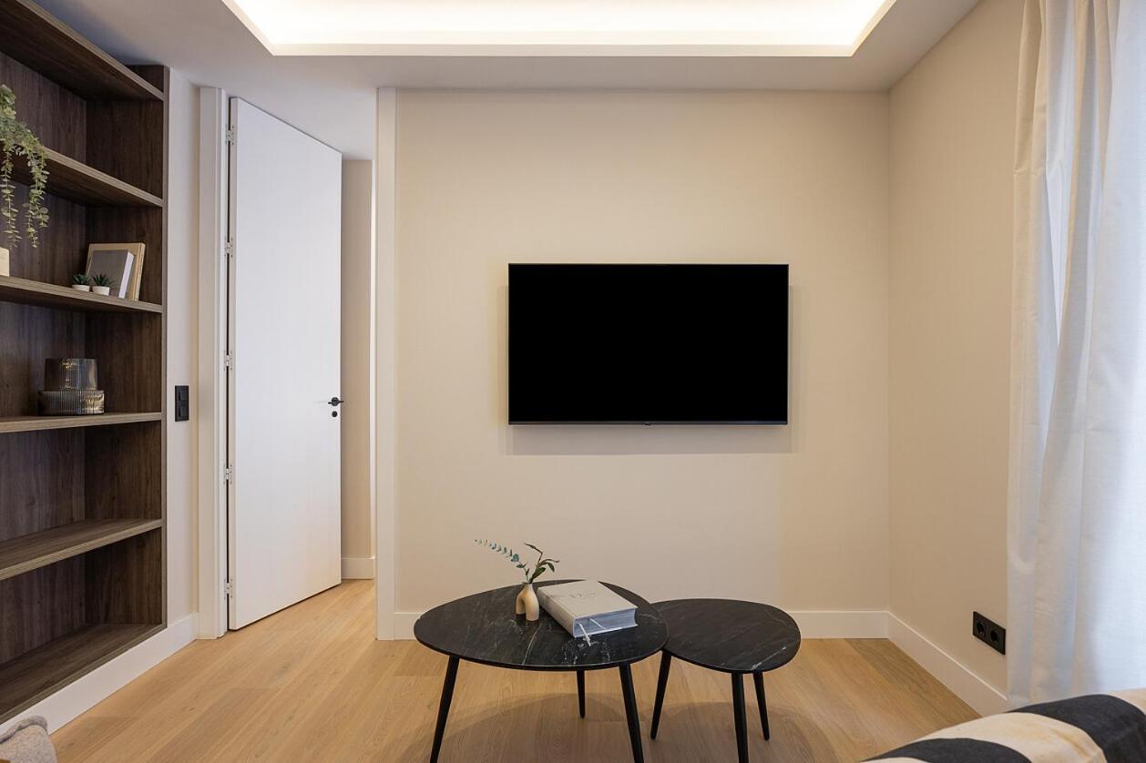 Apartment Gran Via Xv Calle De Conchas 4br 4bh *