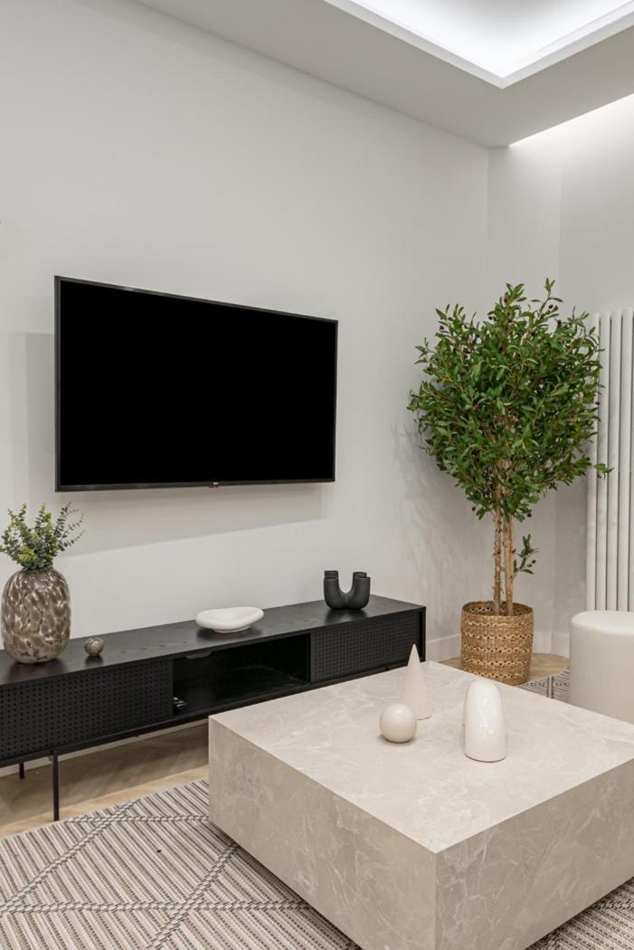 Apartamento Centro Xx Calle Montera 5br 6bh *