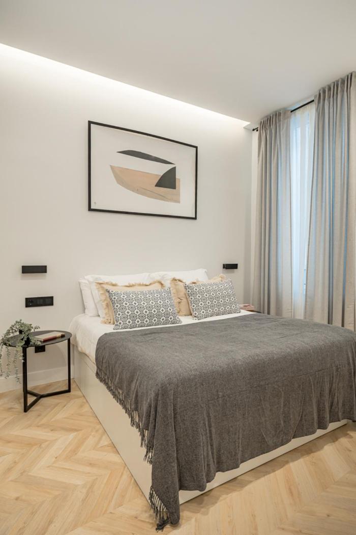 Apartamento Centro Xx Calle Montera 5br 6bh *