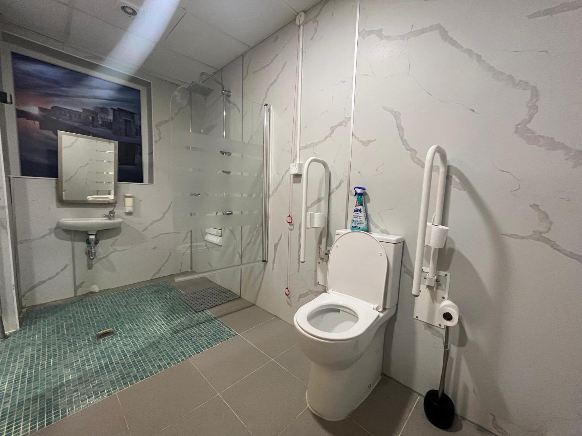 Debod Hostel