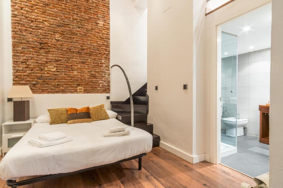 Modern- 2bd 2bth - Opera Apartamento Madrid