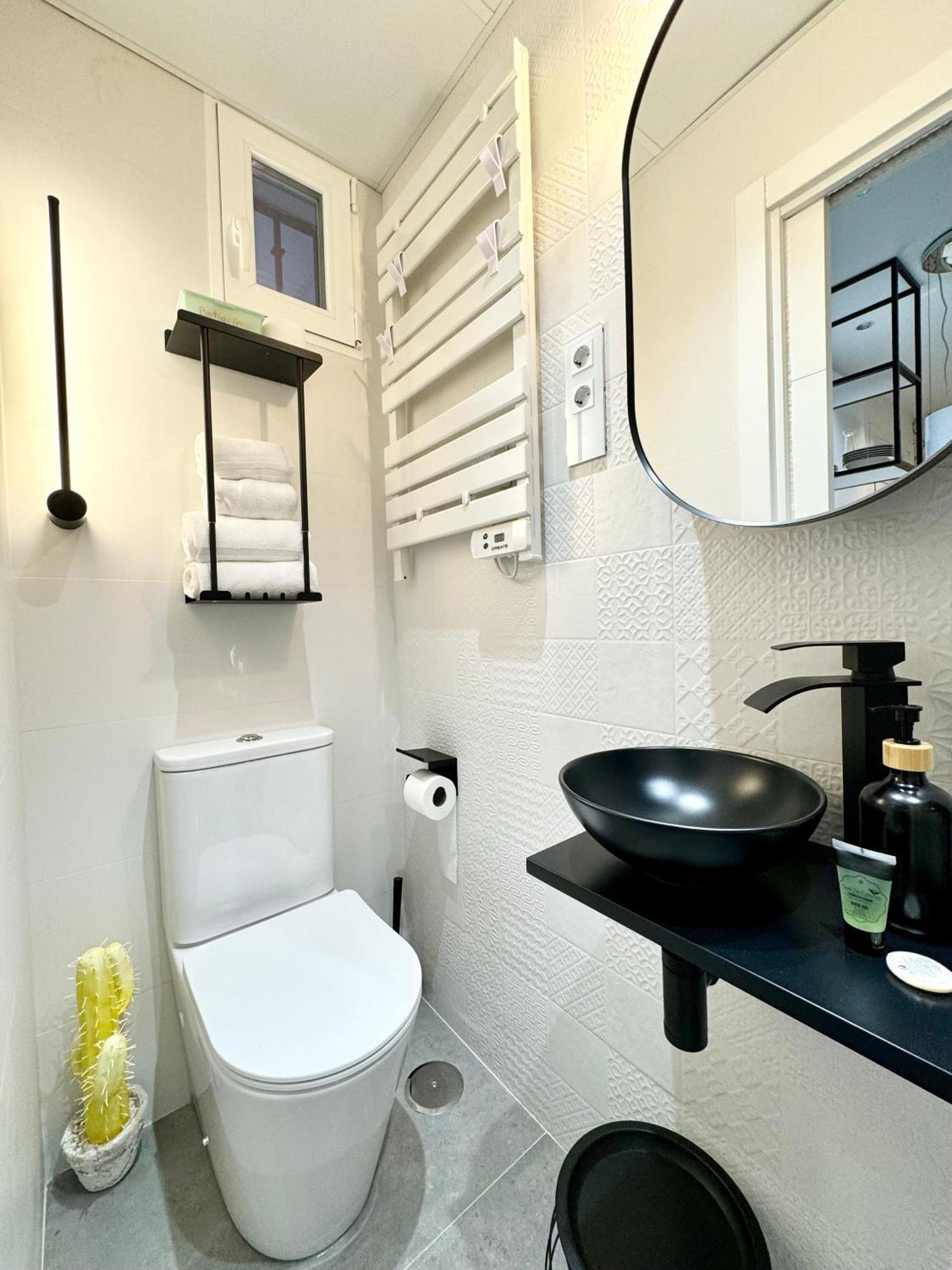 Luxury Flat Center Full Equipe Non Touristic Apartment *