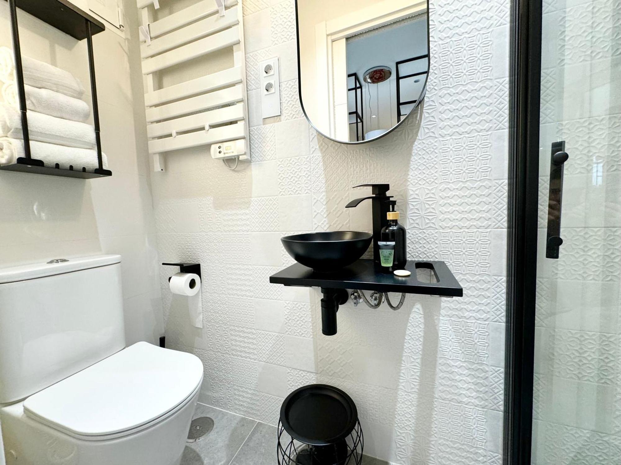 Luxury Flat Center & Parking Free Non Touristic Madrid