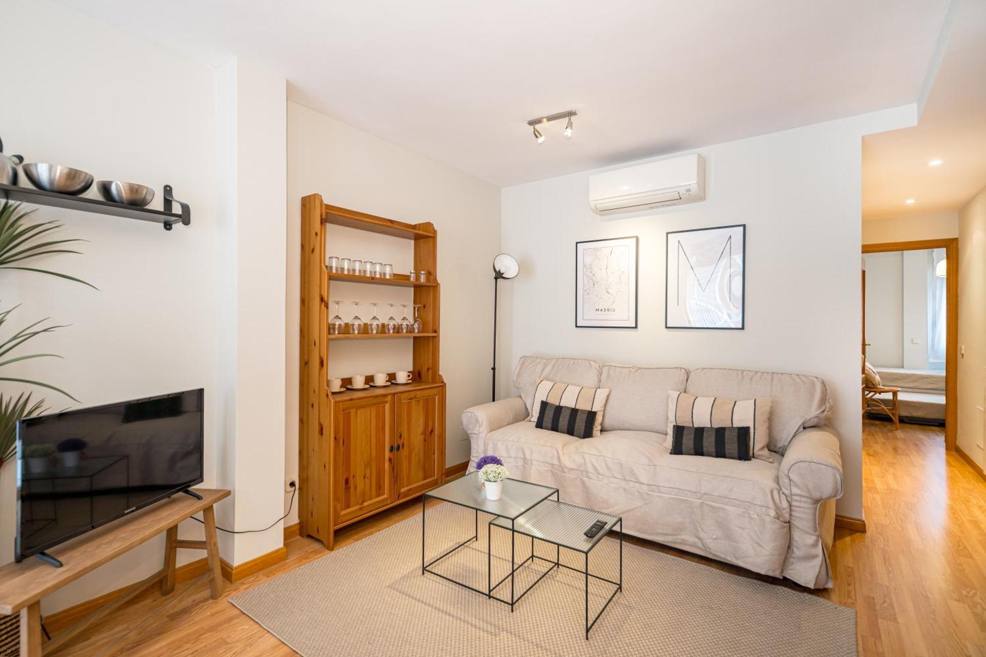 Apartment 2br Av America Bernabeu Stadium Madrid