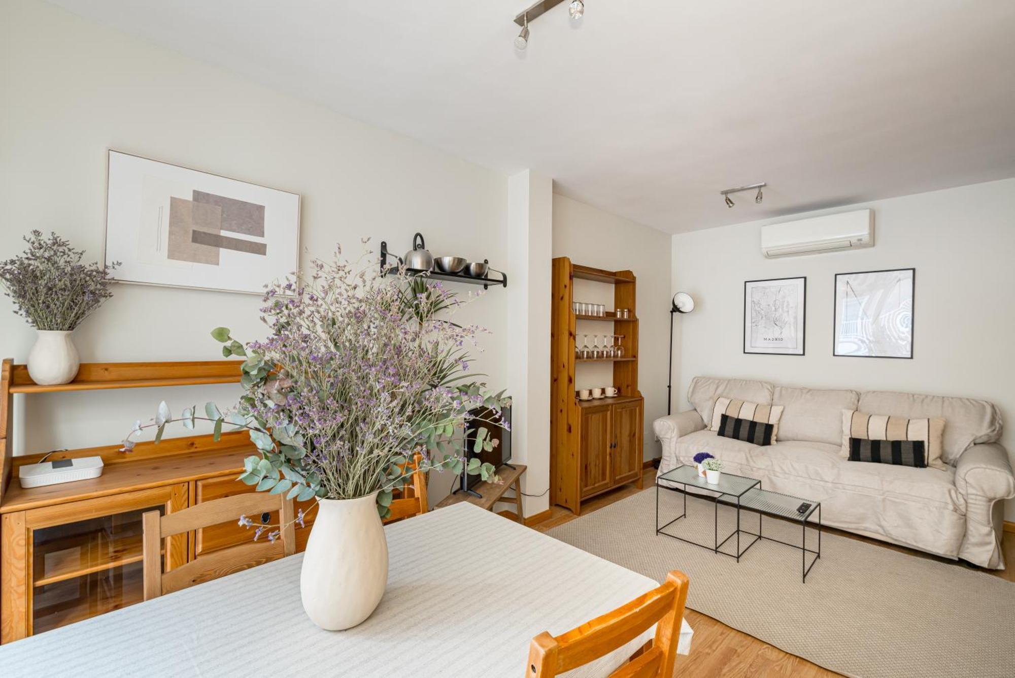 Apartment 2br Av America Bernabeu Stadium