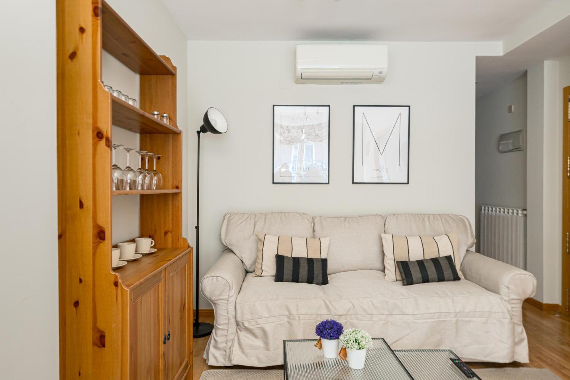 Apartment 2br Av America Bernabeu Stadium Madrid