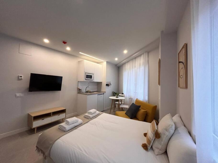 Cozy In Tetuan - En 1/8 Apartment Madrid