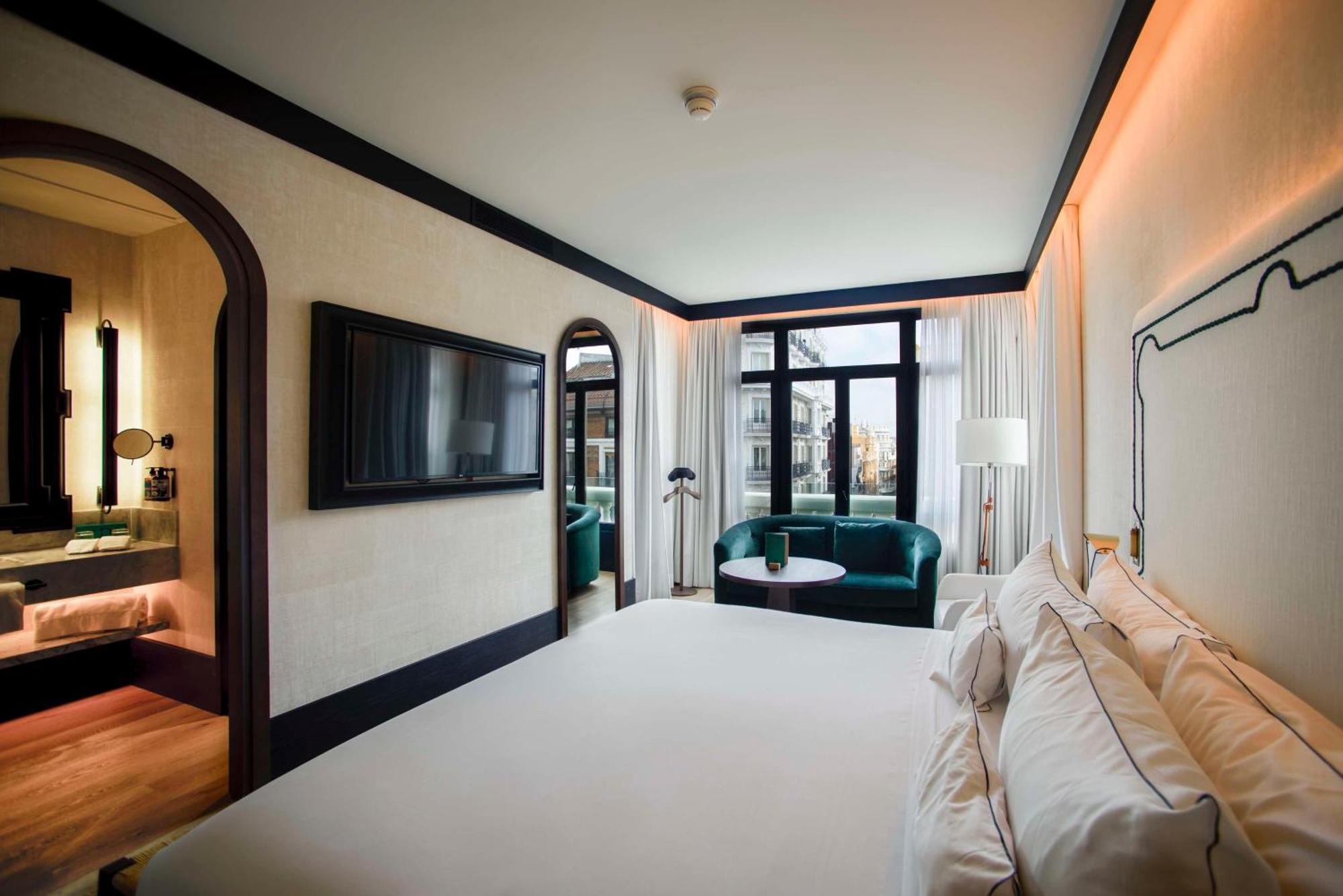 Montera Madrid, Curio Collection By Hilton Madrid