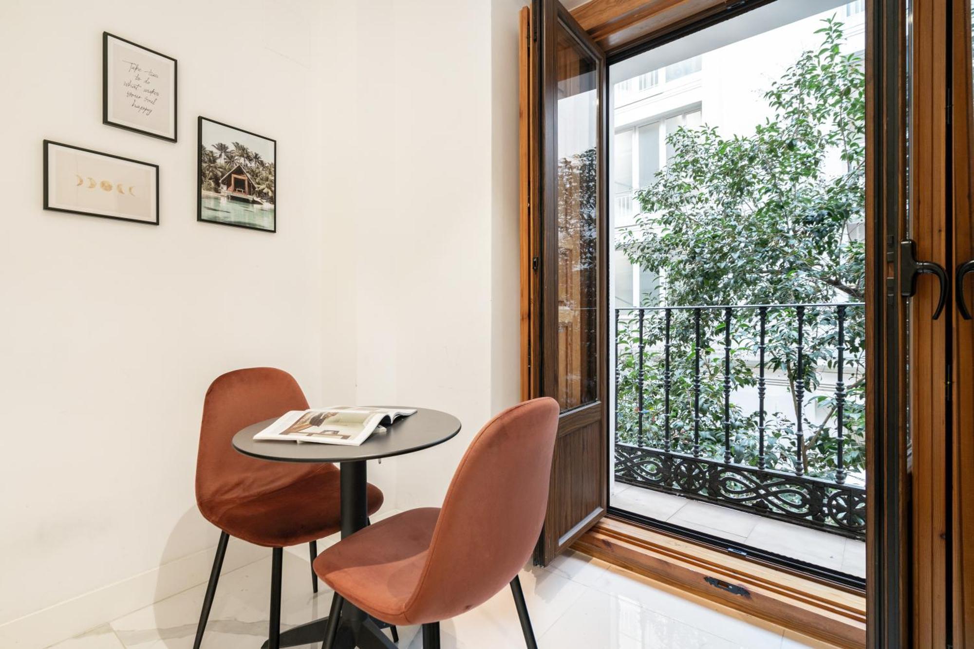 Dobo Homes - D14 * Madrid