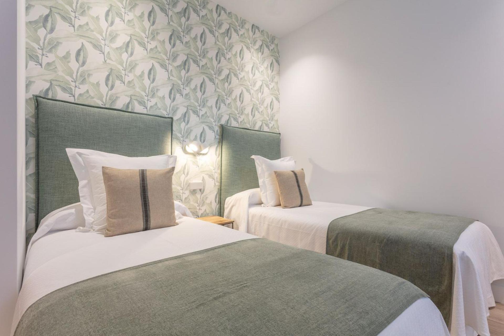 Apartamento Spacious 2-bedroom In Steps Away From Plaza Espana Conde Duque I