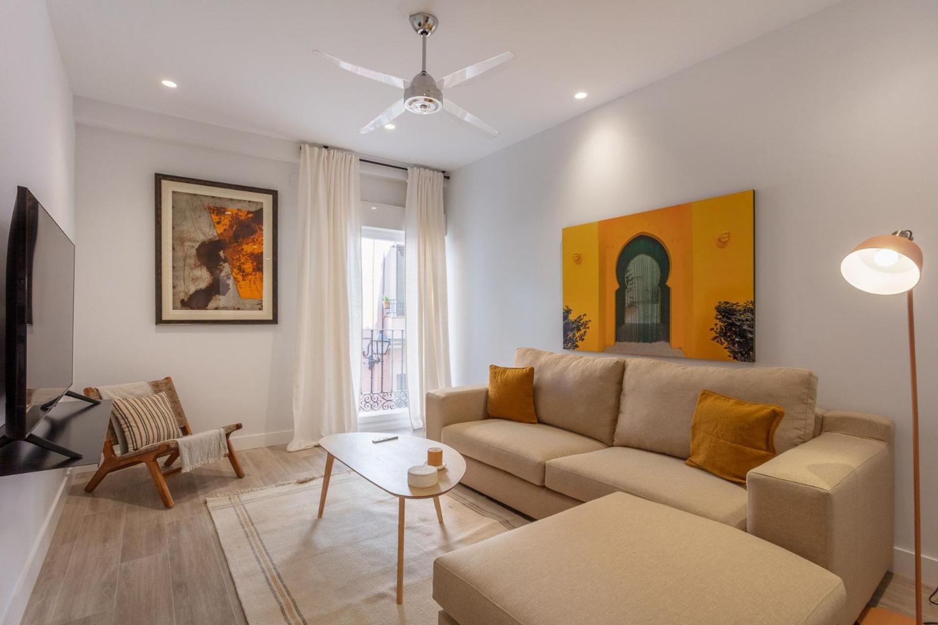 Spacious 2-bedroom In Steps Away From Plaza Espana Conde Duque I Apartamento Madrid