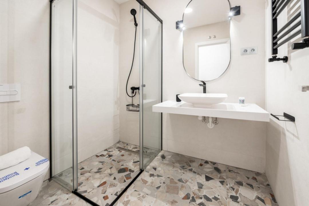 Luxury & Centric- 2bd 1bth - Plaza De Espana Apartment *