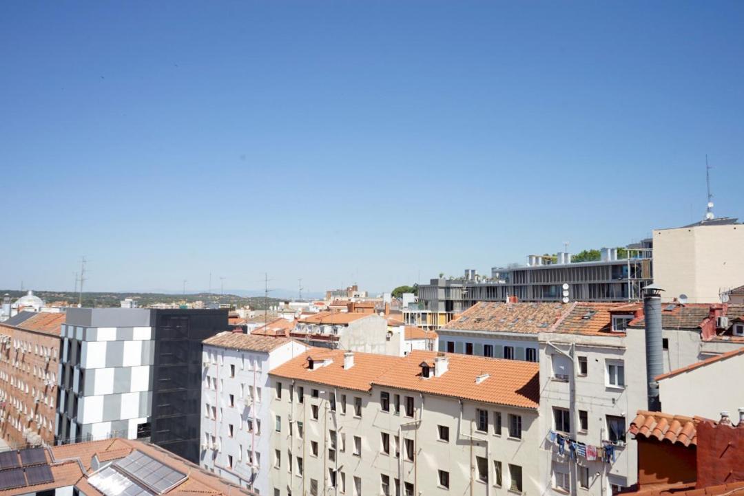 Diaphanous And Modern- 2bd 2bth- Plaza Espana *