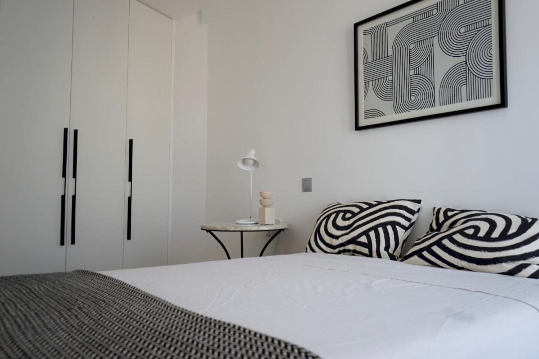 Apartamento Diaphanous And Modern- 2bd 2bth- Plaza Espana Madrid