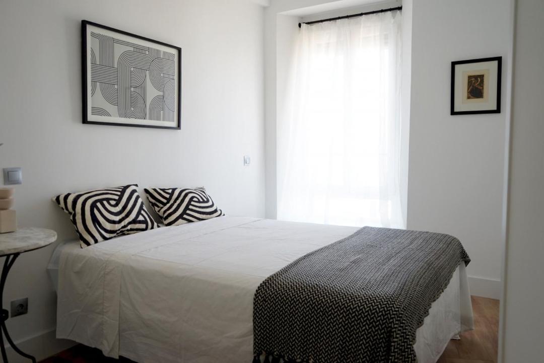 Diaphanous And Modern- 2bd 2bth- Plaza Espana Madrid
