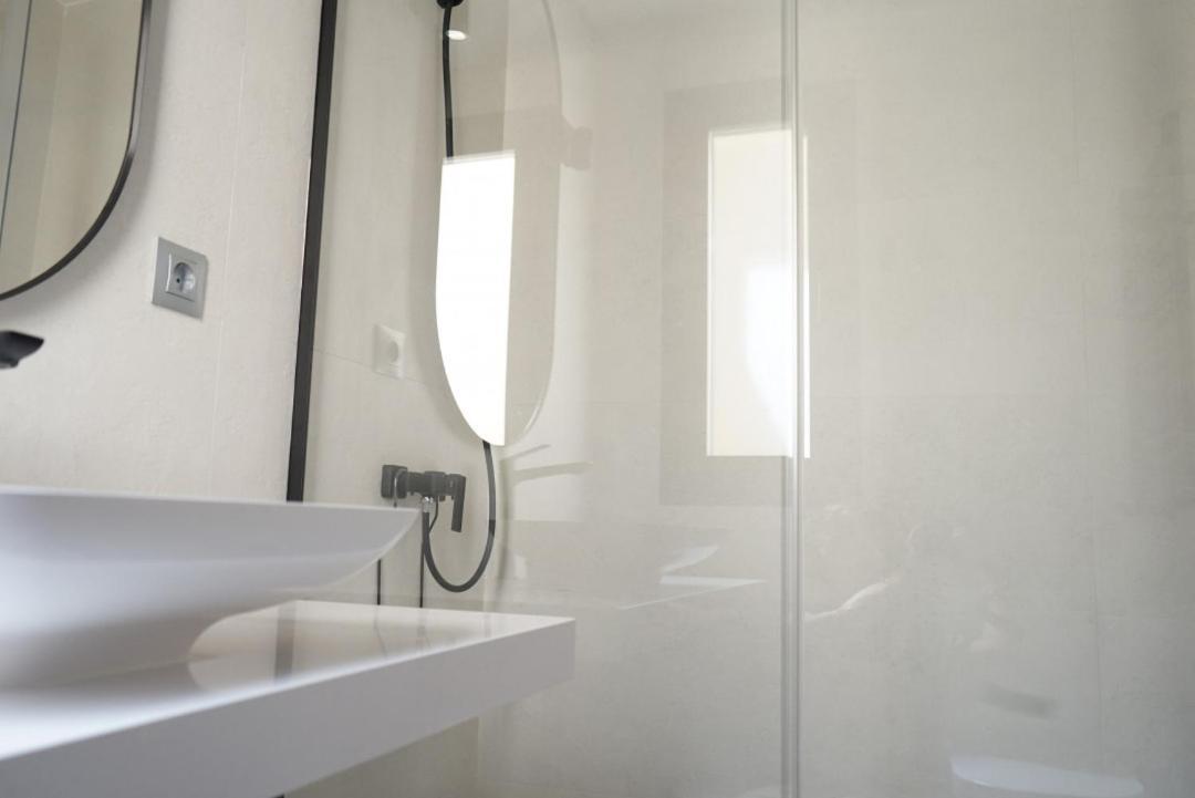 Diaphanous And Modern- 2bd 2bth- Plaza Espana Apartamento