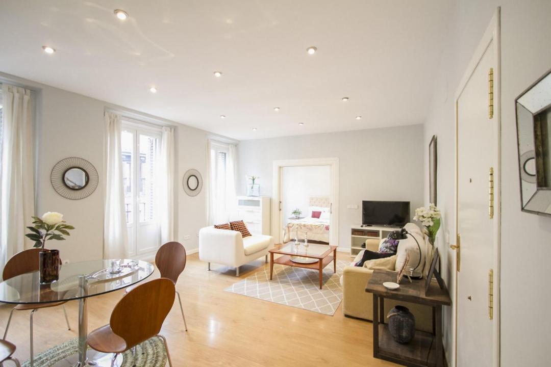Apartment 1 Bedroom 1 Bathroom Furnished - Sol - Bright Refurbished - Mintystay