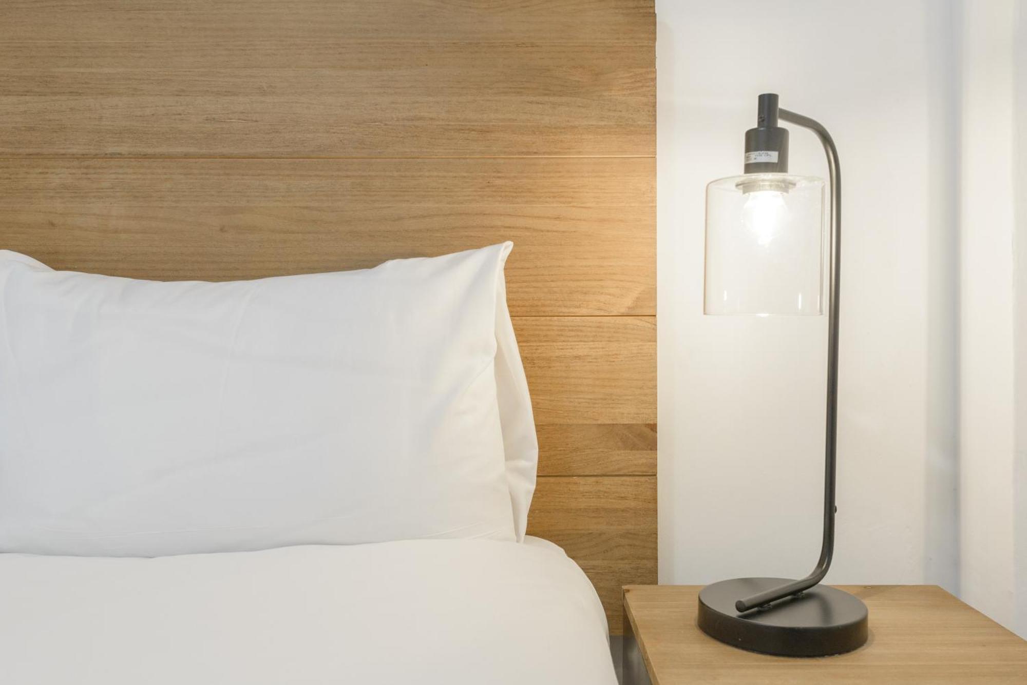 Avila Calle, Precioso Estudio En Santiago Bernabeu-estrecho En Segundo Piso Sin Ascensor Apartamento Madrid
