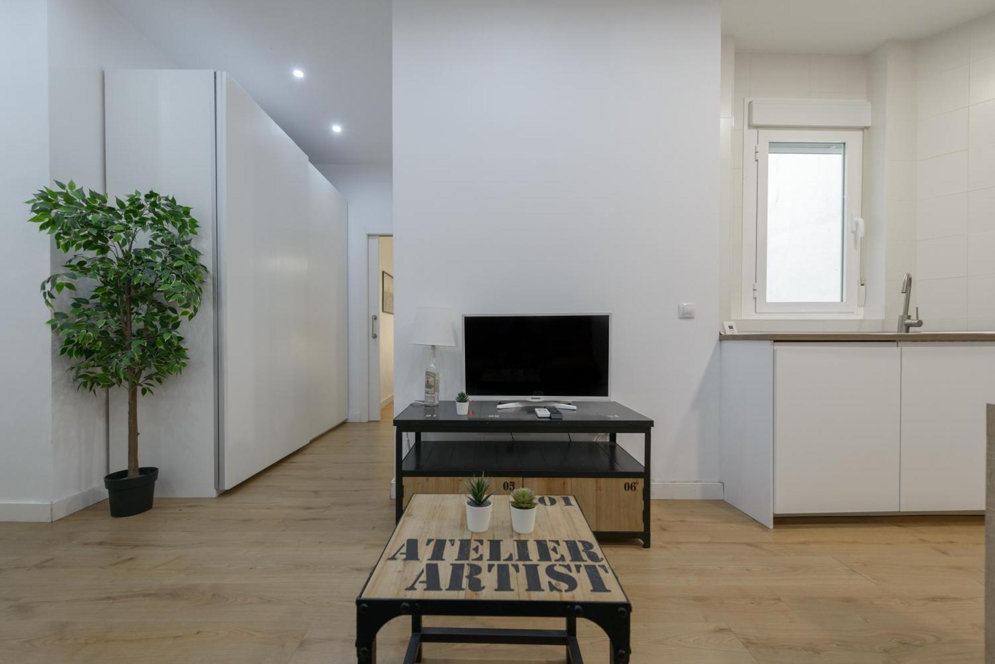 Avila Calle, Precioso Estudio En Santiago Bernabeu-estrecho En Segundo Piso Sin Ascensor Apartamento Madrid