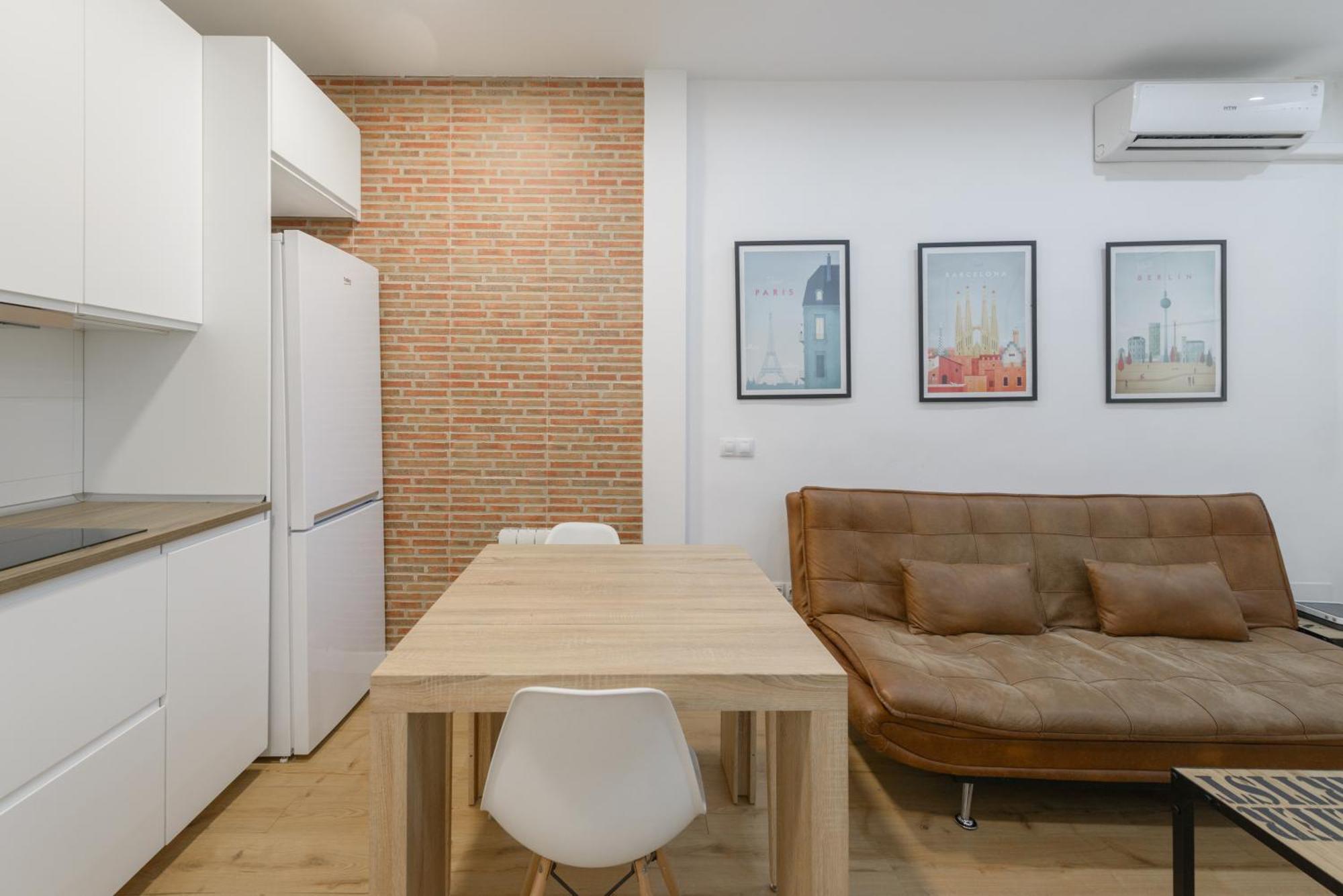 Avila Calle, Precioso Estudio En Santiago Bernabeu-estrecho En Segundo Piso Sin Ascensor Apartamento