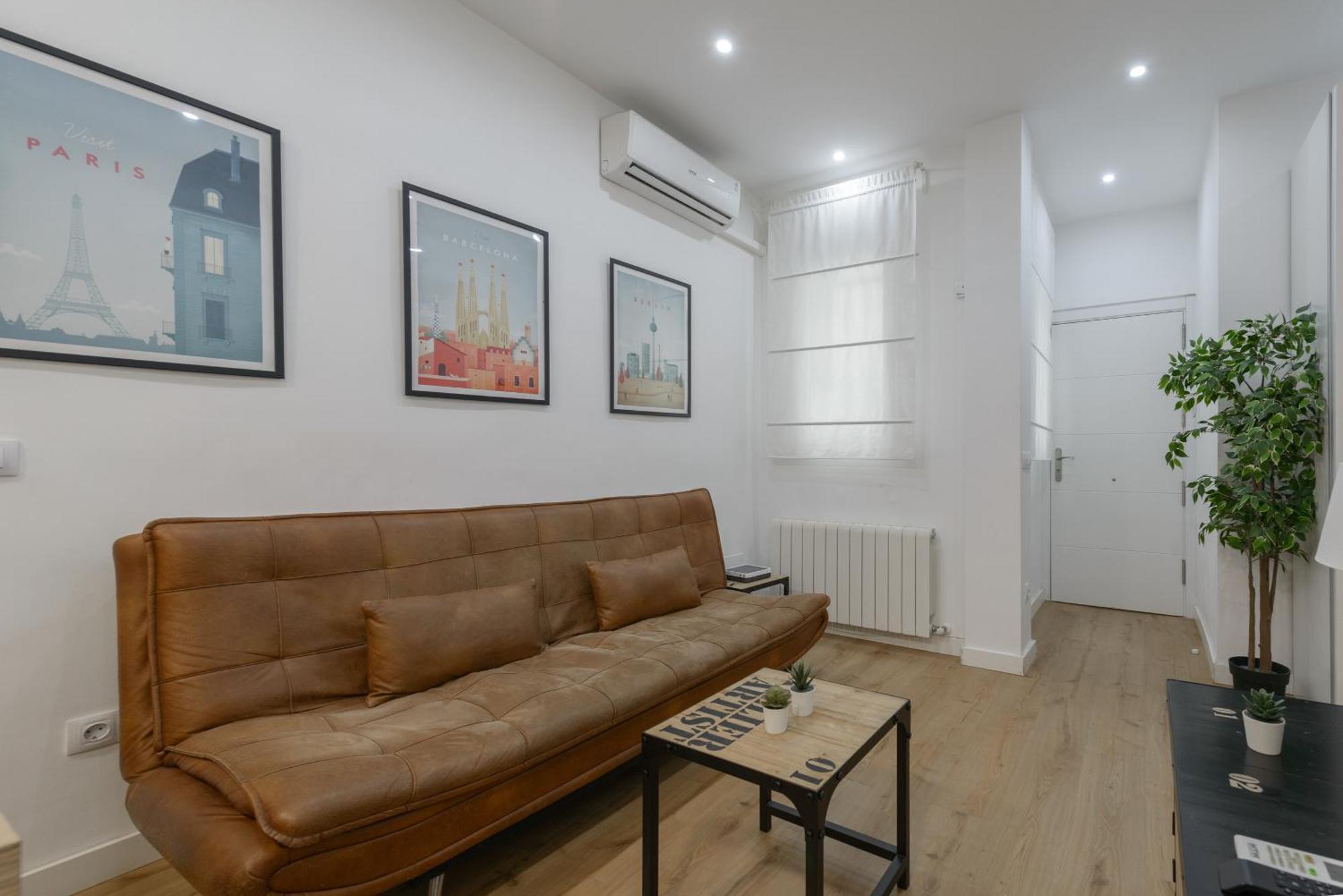 Avila Calle, Precioso Estudio En Santiago Bernabeu-estrecho En Segundo Piso Sin Ascensor Apartamento *