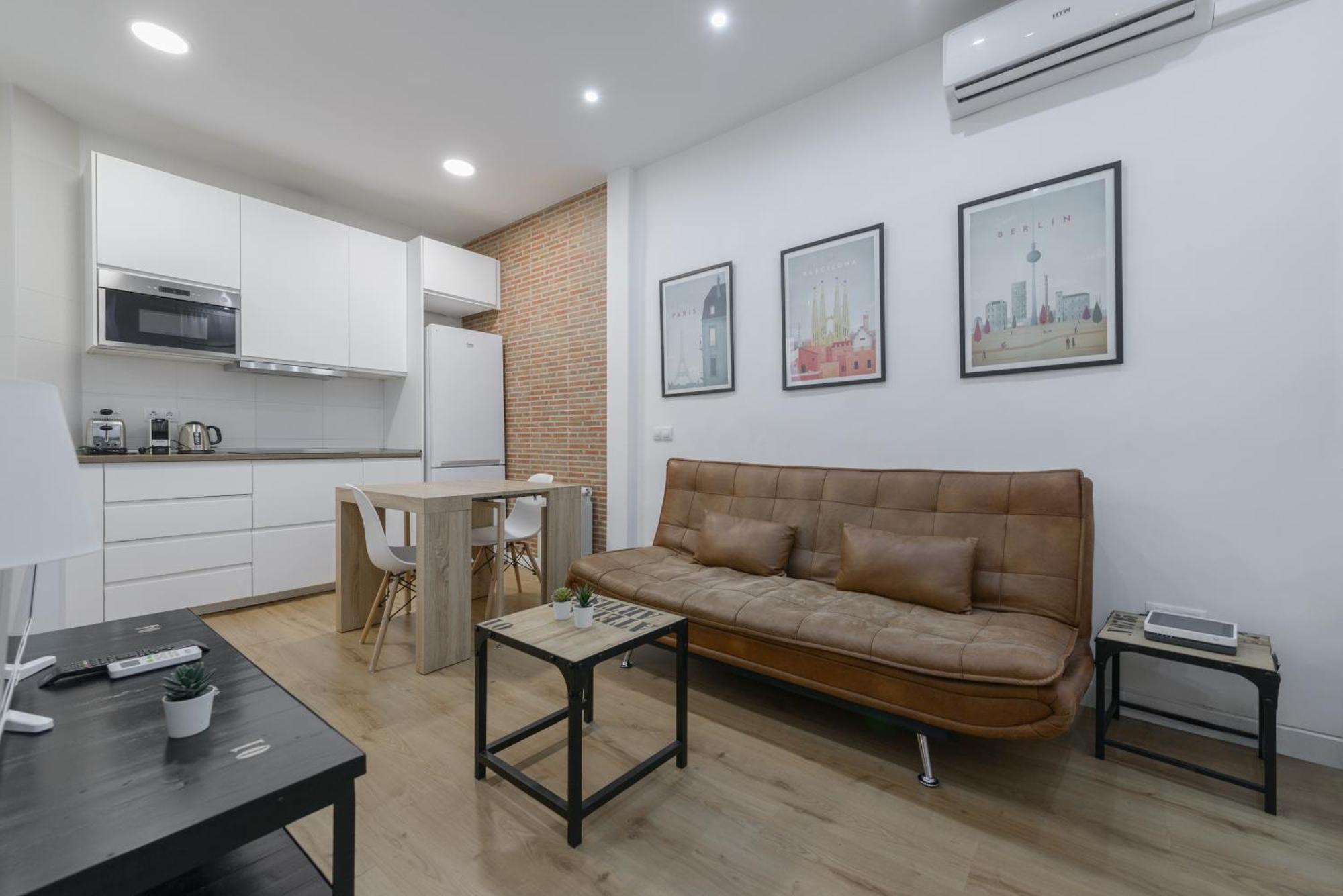 Apartamento Avila Calle, Precioso Estudio En Santiago Bernabeu-estrecho En Segundo Piso Sin Ascensor