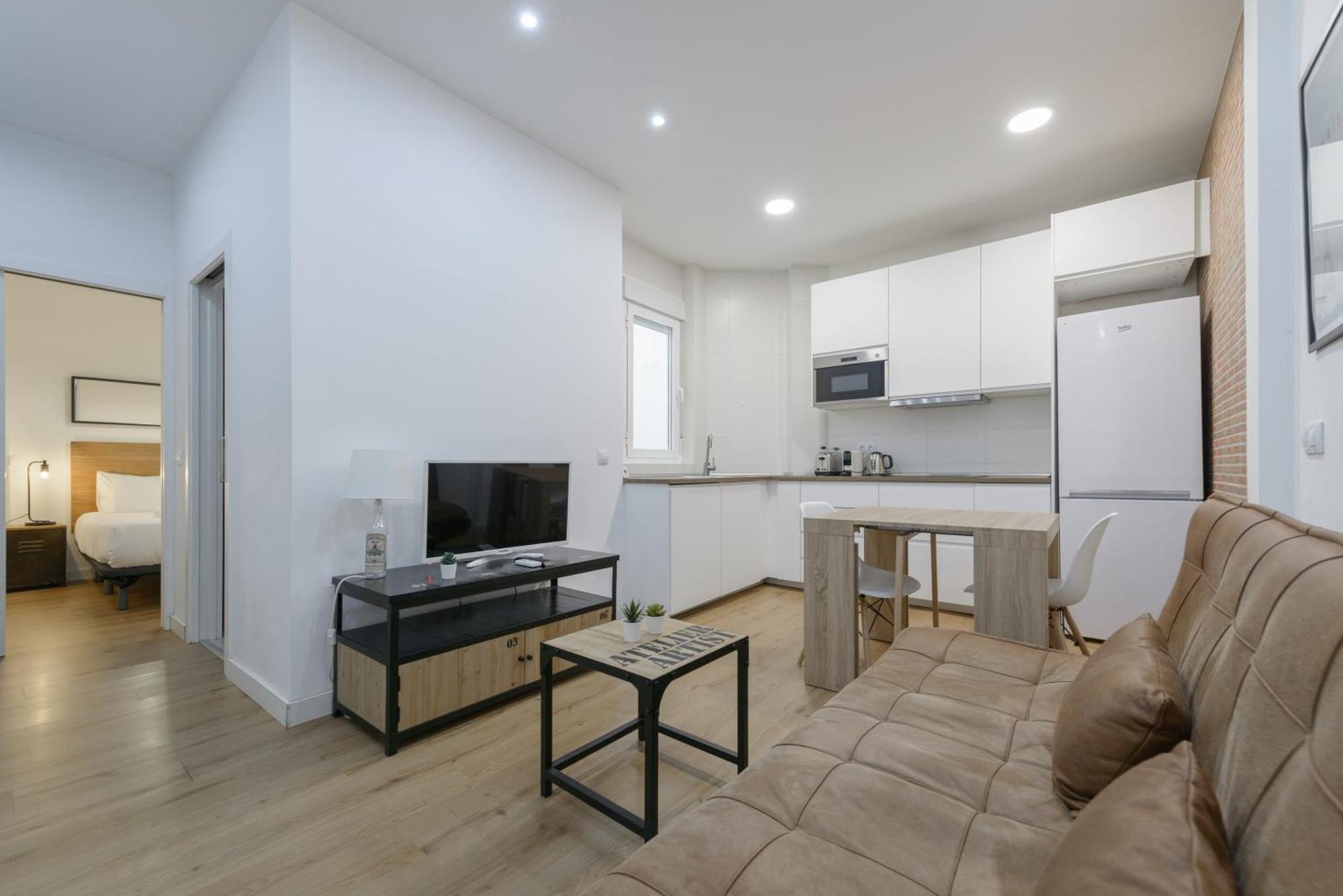 Apartamento Avila Calle, Precioso Estudio En Santiago Bernabeu-estrecho En Segundo Piso Sin Ascensor Madrid