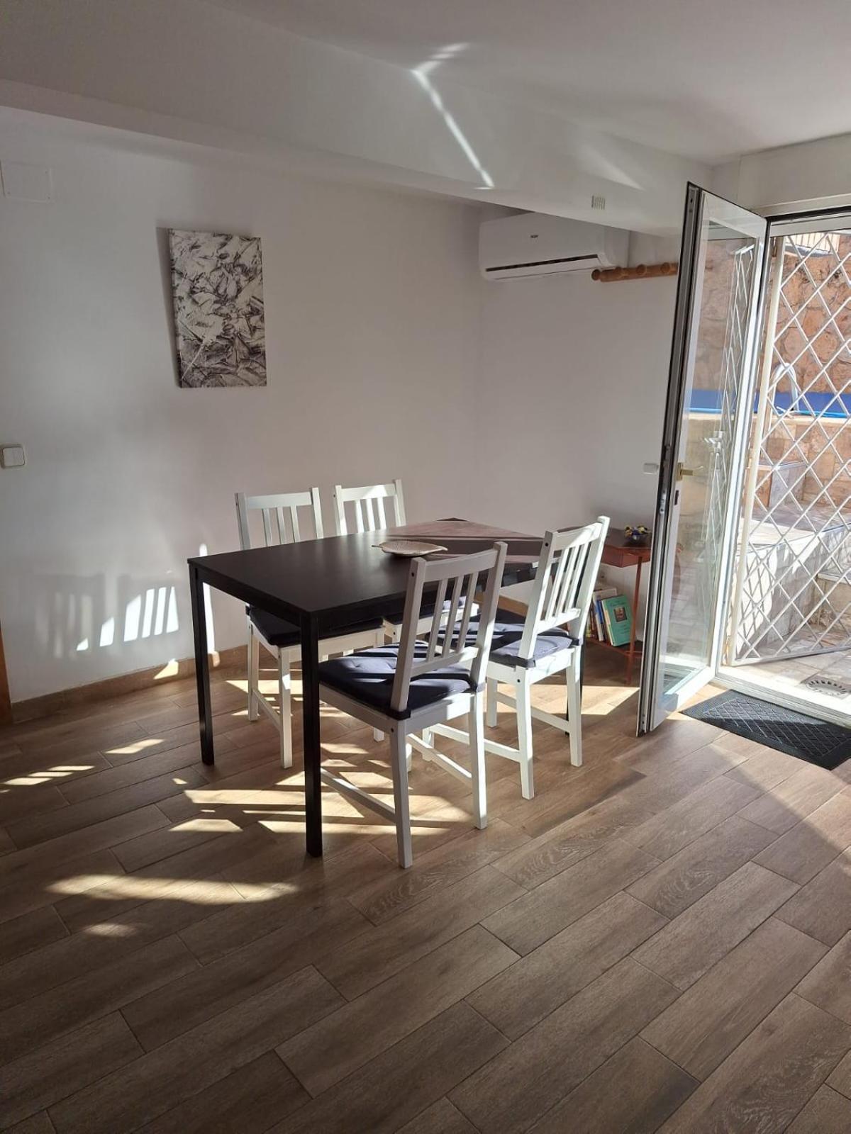 Apartamento Cercano A Ifema, Aeropuerto, Clinica Universitaria Navarra Y Civitas Metropolitano Apartment *