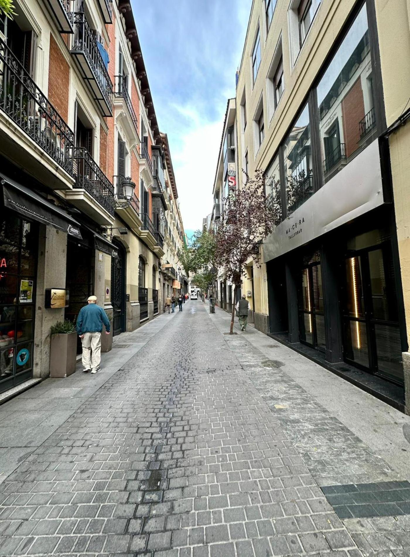 Apartamento Loft 3pax En Huertas-cortes *
