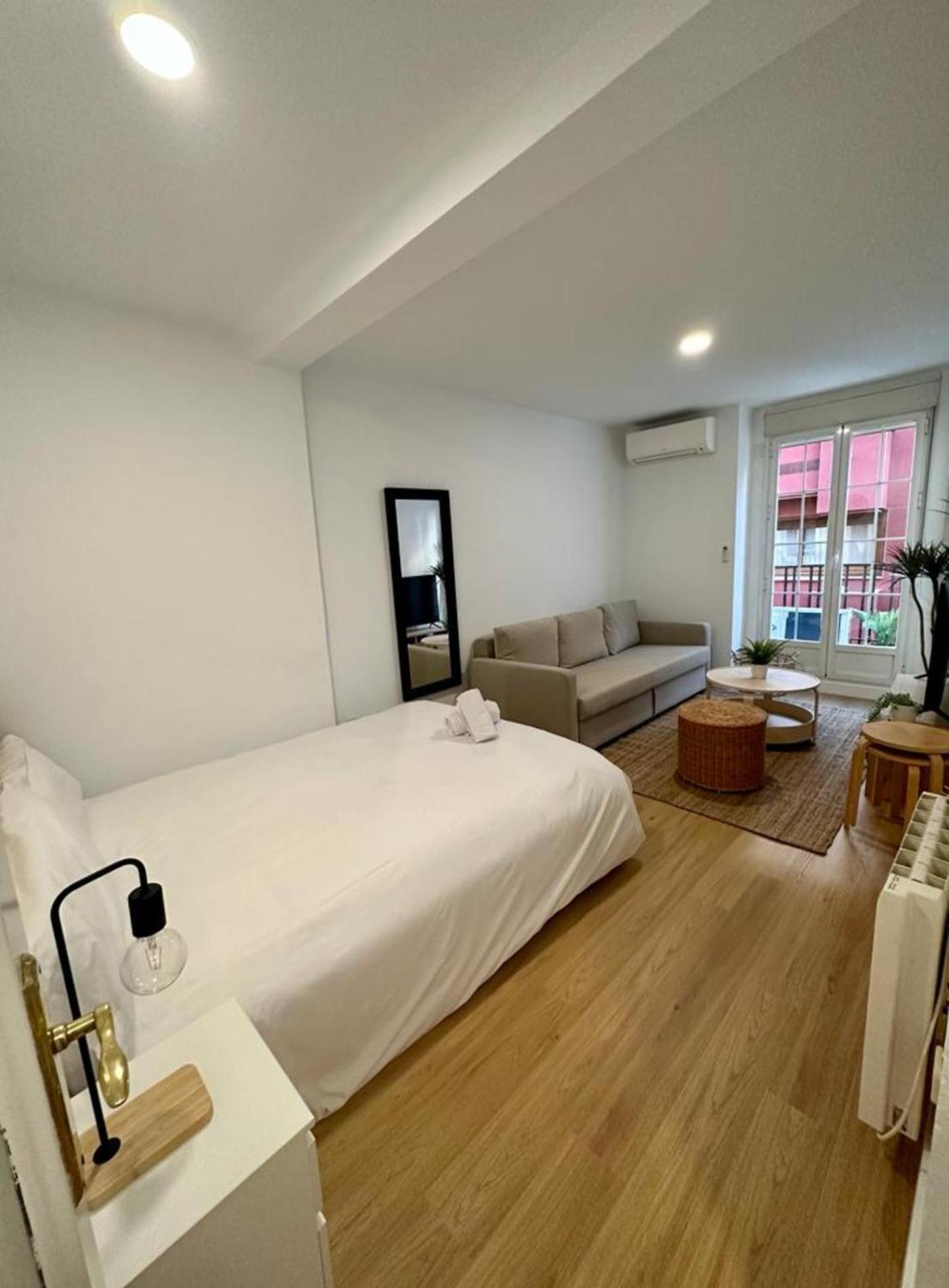 Calle Regueros Loft 3pax En Pleno Chueca Apartamento
