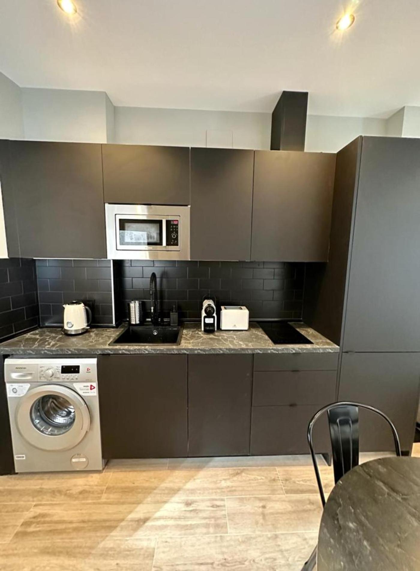 Apartamento De 2hab 5pax En Calle Silva E2 *