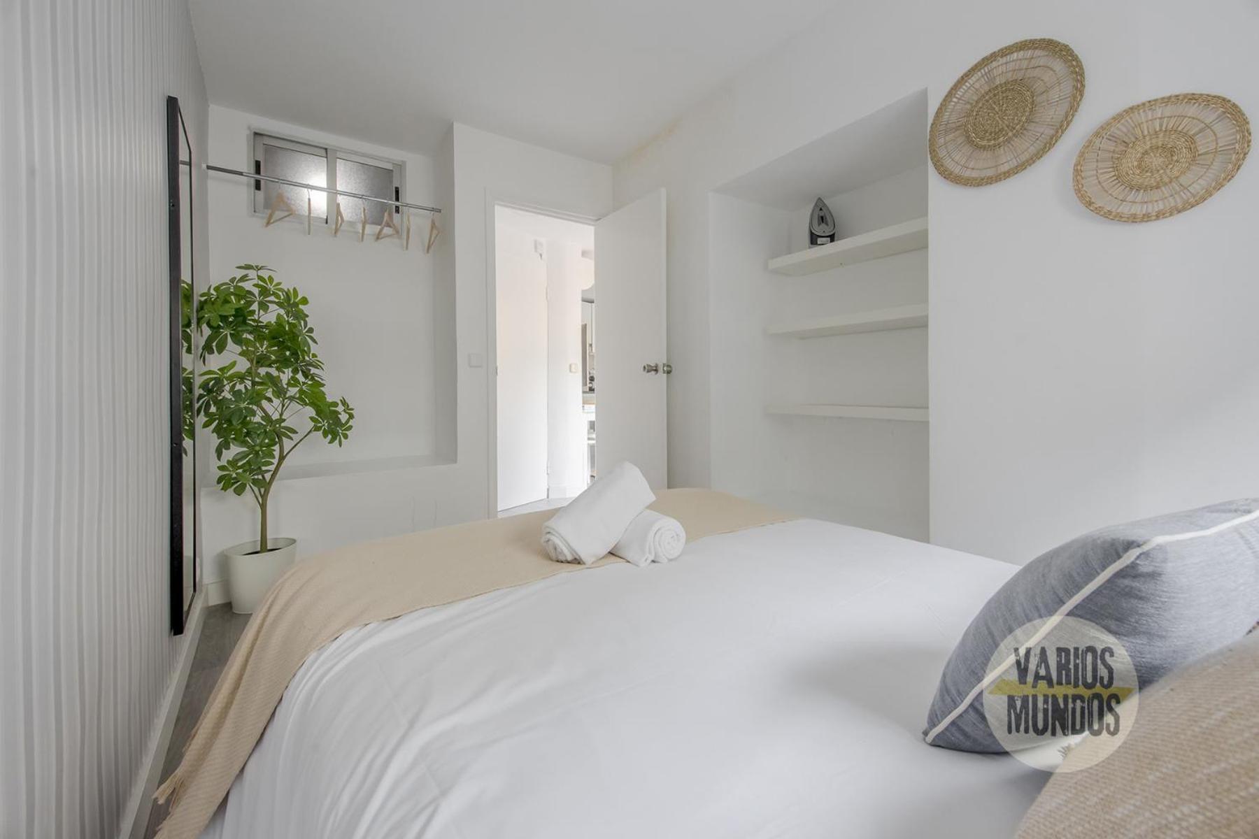 Apartamento Atico Calle Silva 3pax Con Terraza Esquina Con Gran Via E2 Madrid