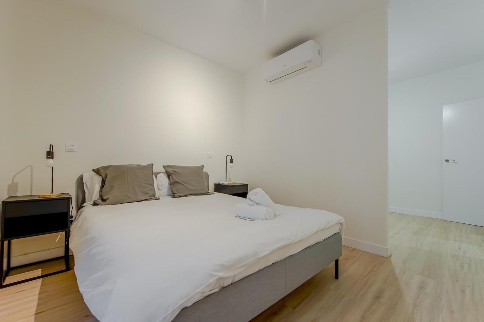 Apartamento Modern 6pax En La Plaza De Tirso-centro E1 *