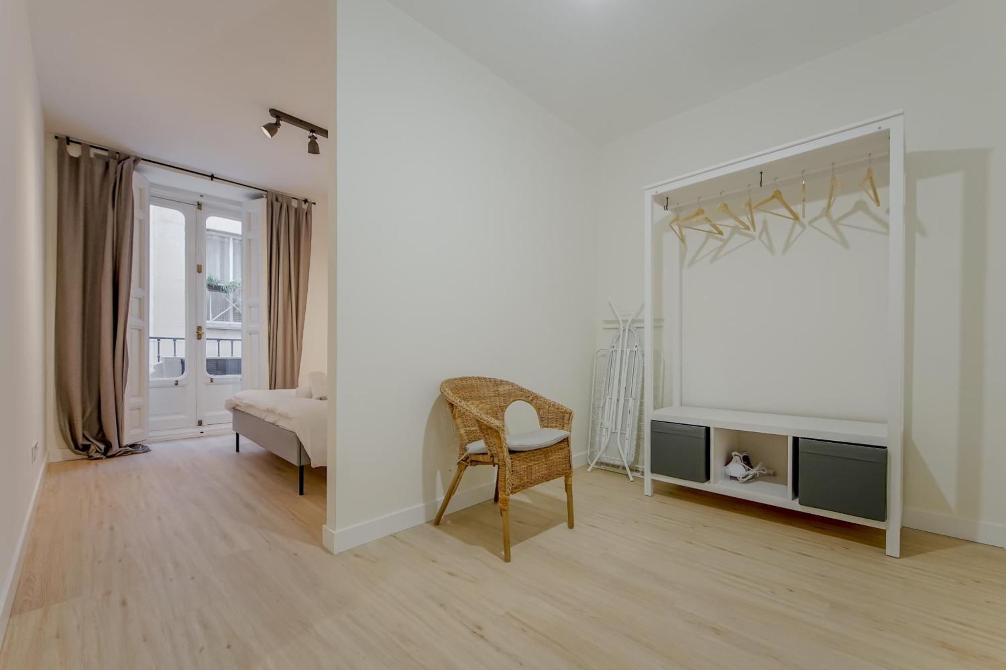 Modern 6pax En La Plaza De Tirso-centro E1 Apartamento *