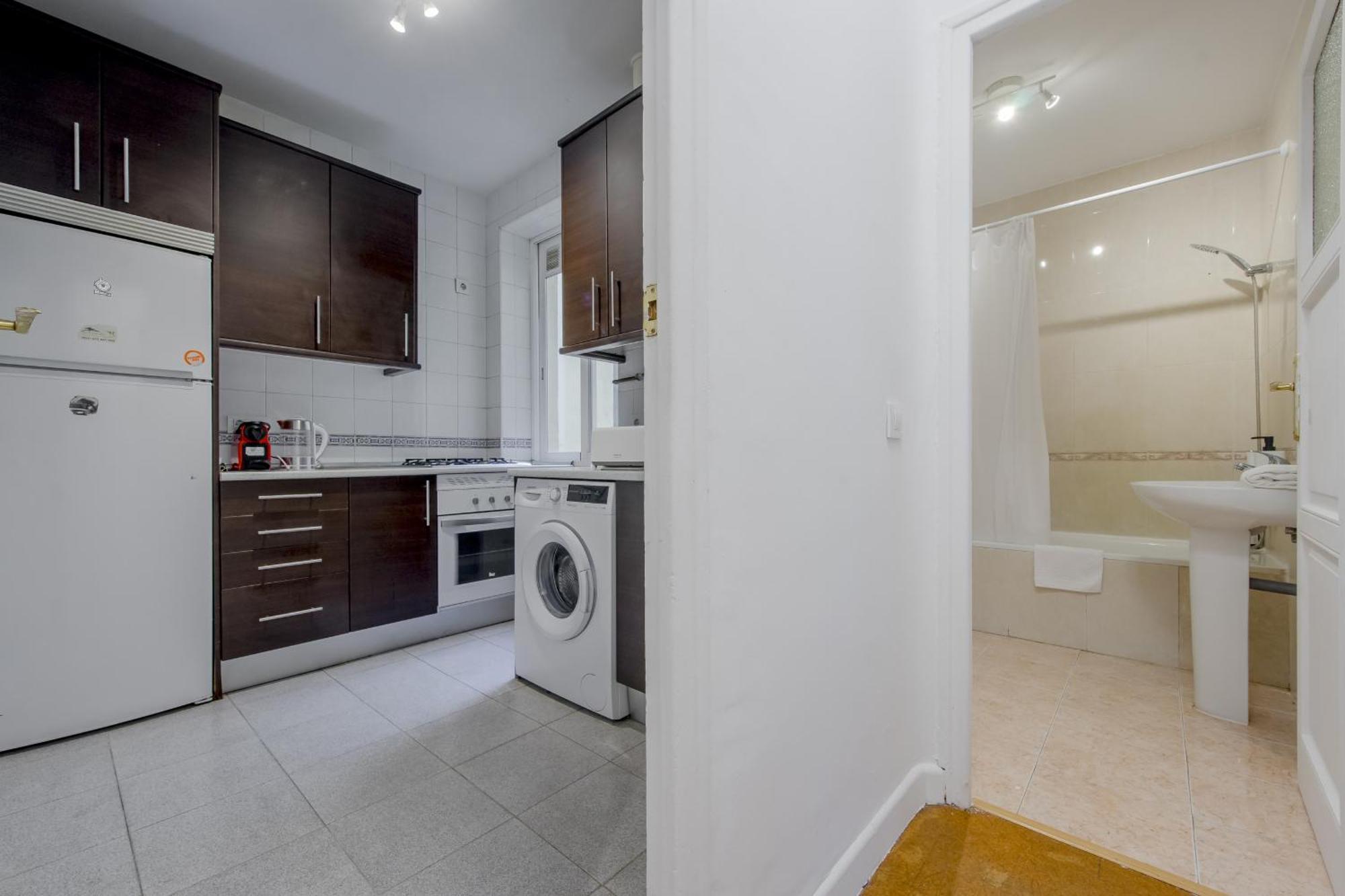 Apartamento Classic 7pax En La Latina-centro De Madrid