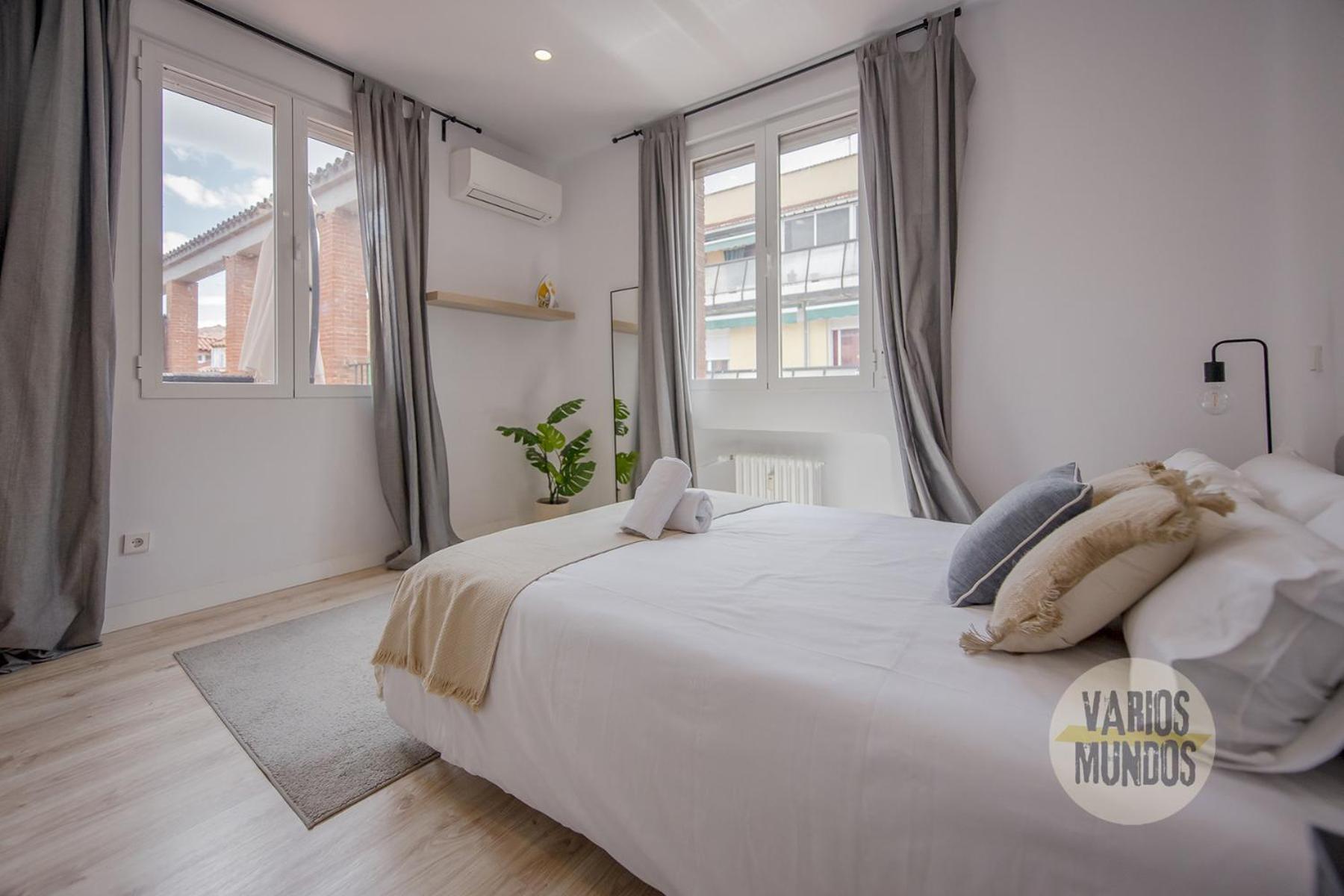 Apartamento Atico X9 Pax Con Gran Terraza En El La Latina Madrid