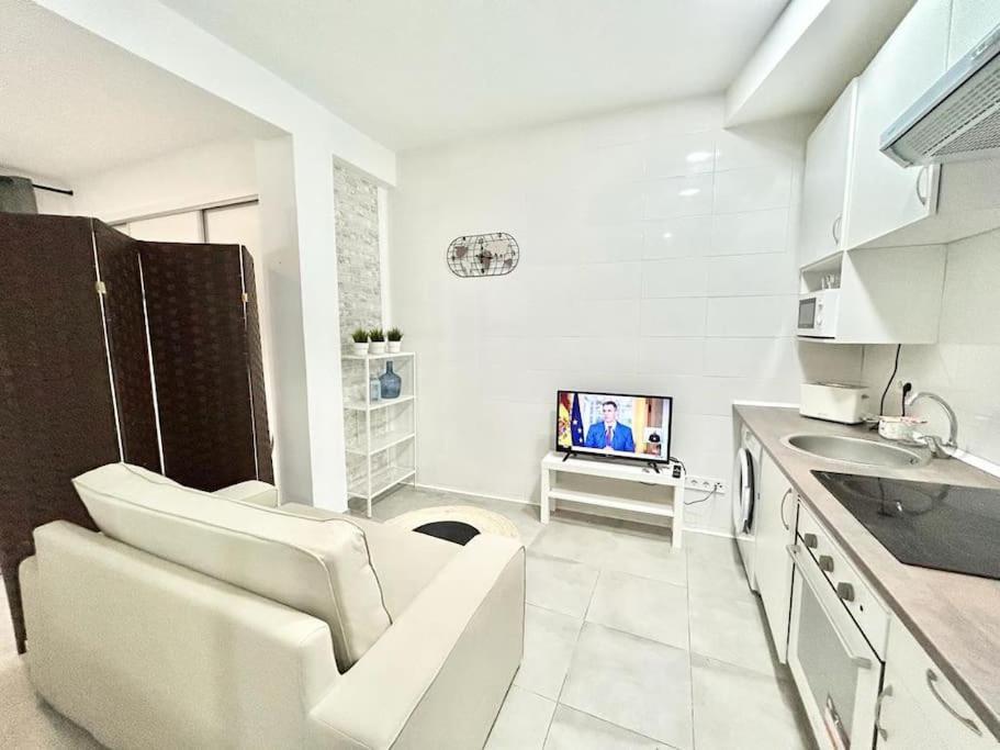 Apartamento Metro Avenida De America 01 *
