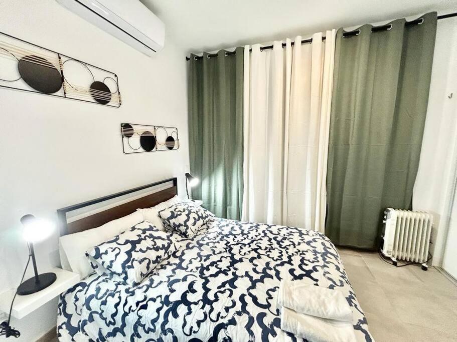 Apartamento Metro Avenida De America 01 *