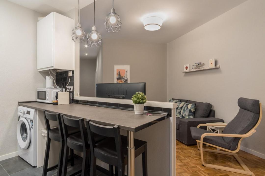 Wide & Modern- 3bd 1bth- Delicias *