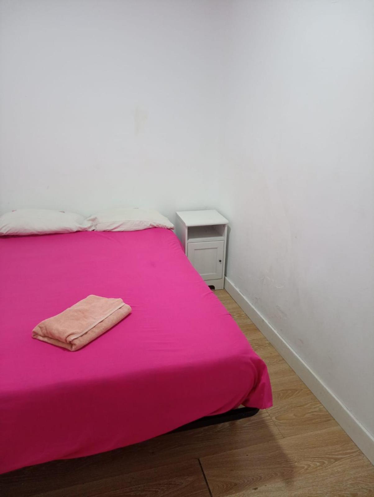 Apartamento Piso 3 Junto Al Metro Nueva Numancia, A 15 Min De Sol En Metro