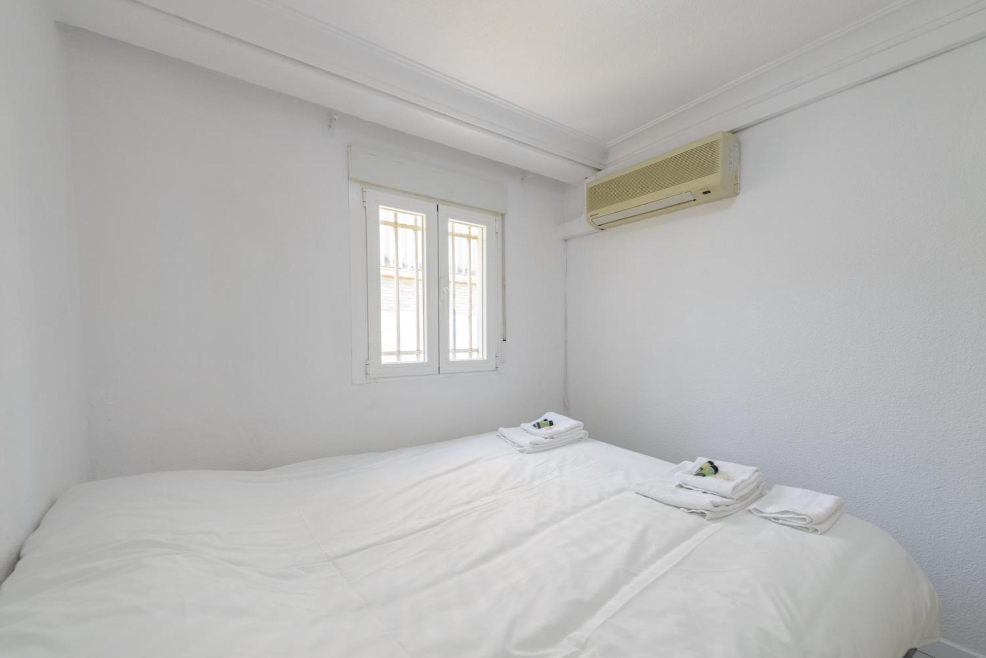 Sabadell Calle, Casa Familiar De 3 Con Terraza Junto Metro Fuencarral Apartment