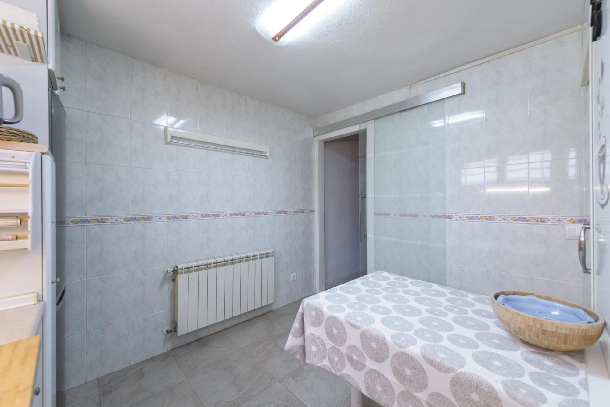 Sabadell Calle, Casa Familiar De 3 Con Terraza Junto Metro Fuencarral Madrid