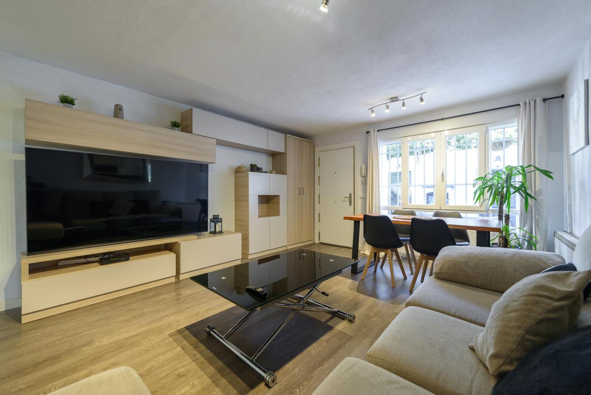 Apartment Sabadell Calle, Casa Familiar De 3 Con Terraza Junto Metro Fuencarral
