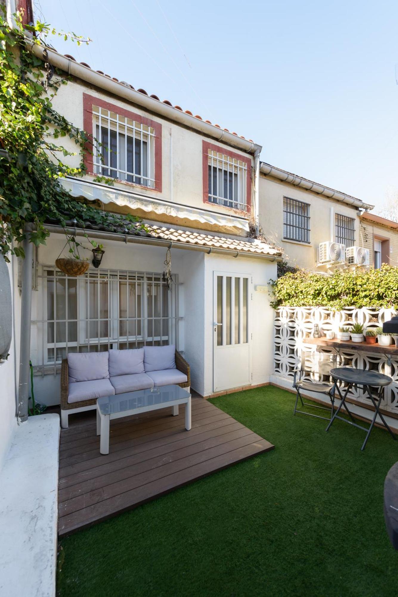 Sabadell Calle, Casa Familiar De 3 Con Terraza Junto Metro Fuencarral