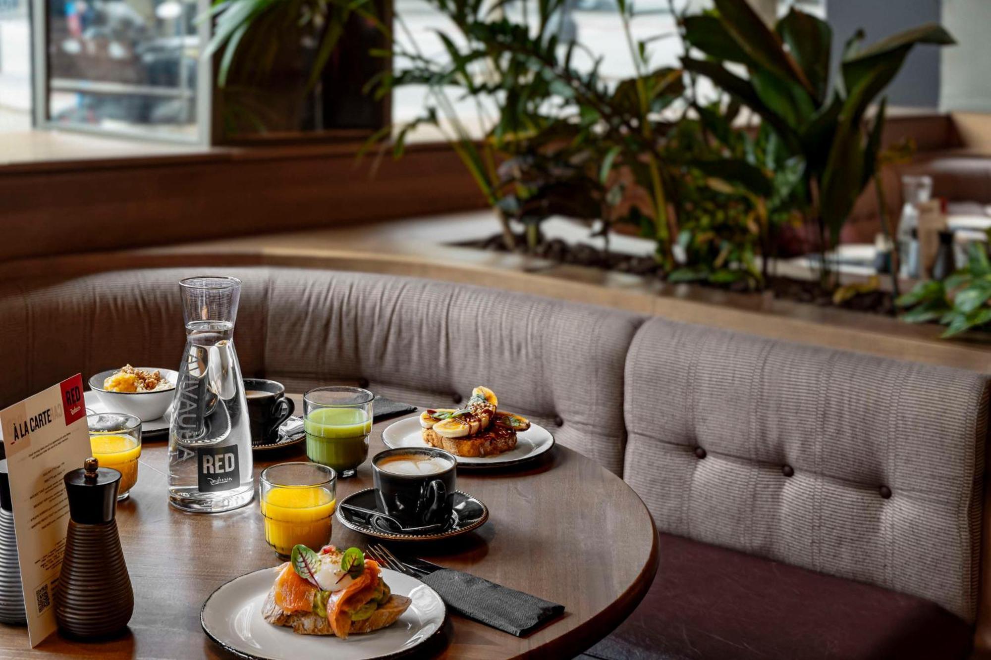 Radisson Red 4*