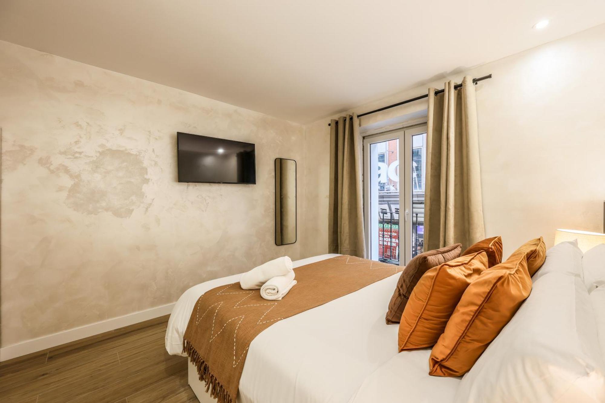 Apartment Asequible A Pasos De Callao, Mid Term Madrid