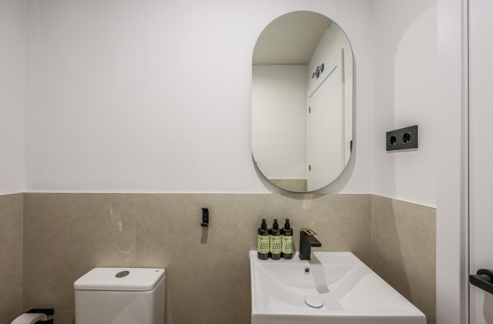 Apartment Asequible A Pasos De Callao, Mid Term